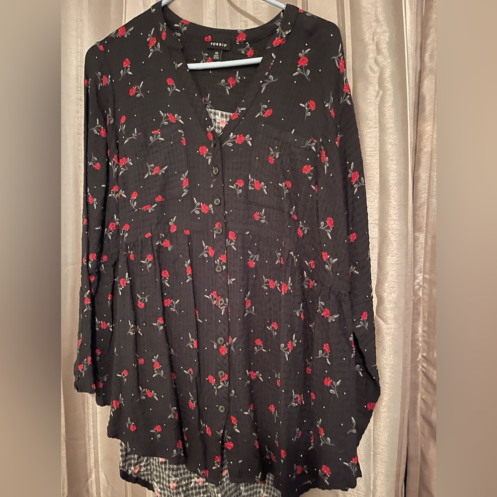 Long sleeve, empire waist Torrid top, worn once!